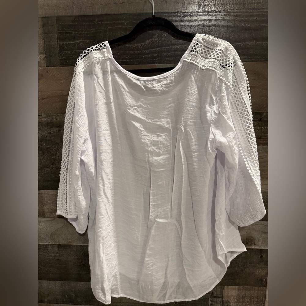 Unique Spectrum White Blouse with Crochet Details - Picture 4 of 4